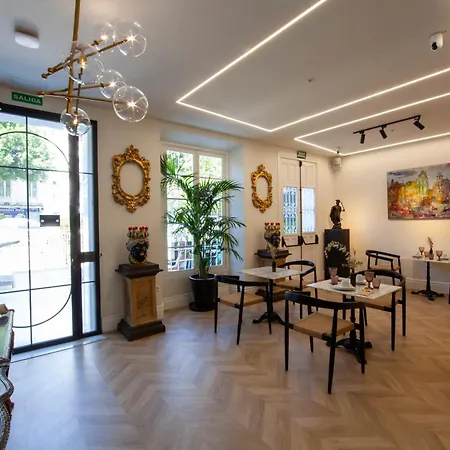 Pries Homes - Little Lotus Apartment Malaga